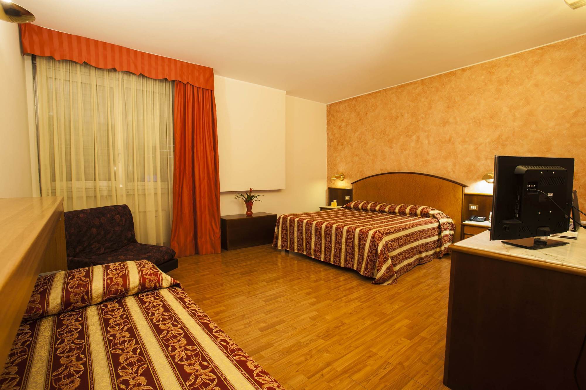 Hotel Concorde Fiera Saronno Exterior photo
